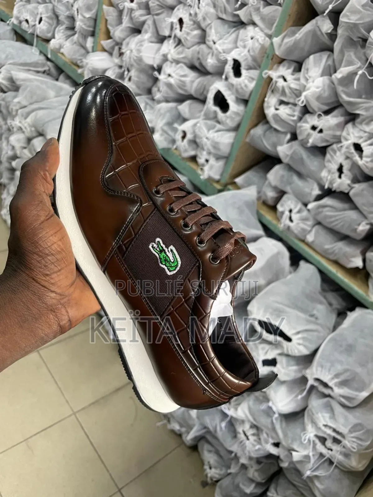 Des Chaussures Fermées