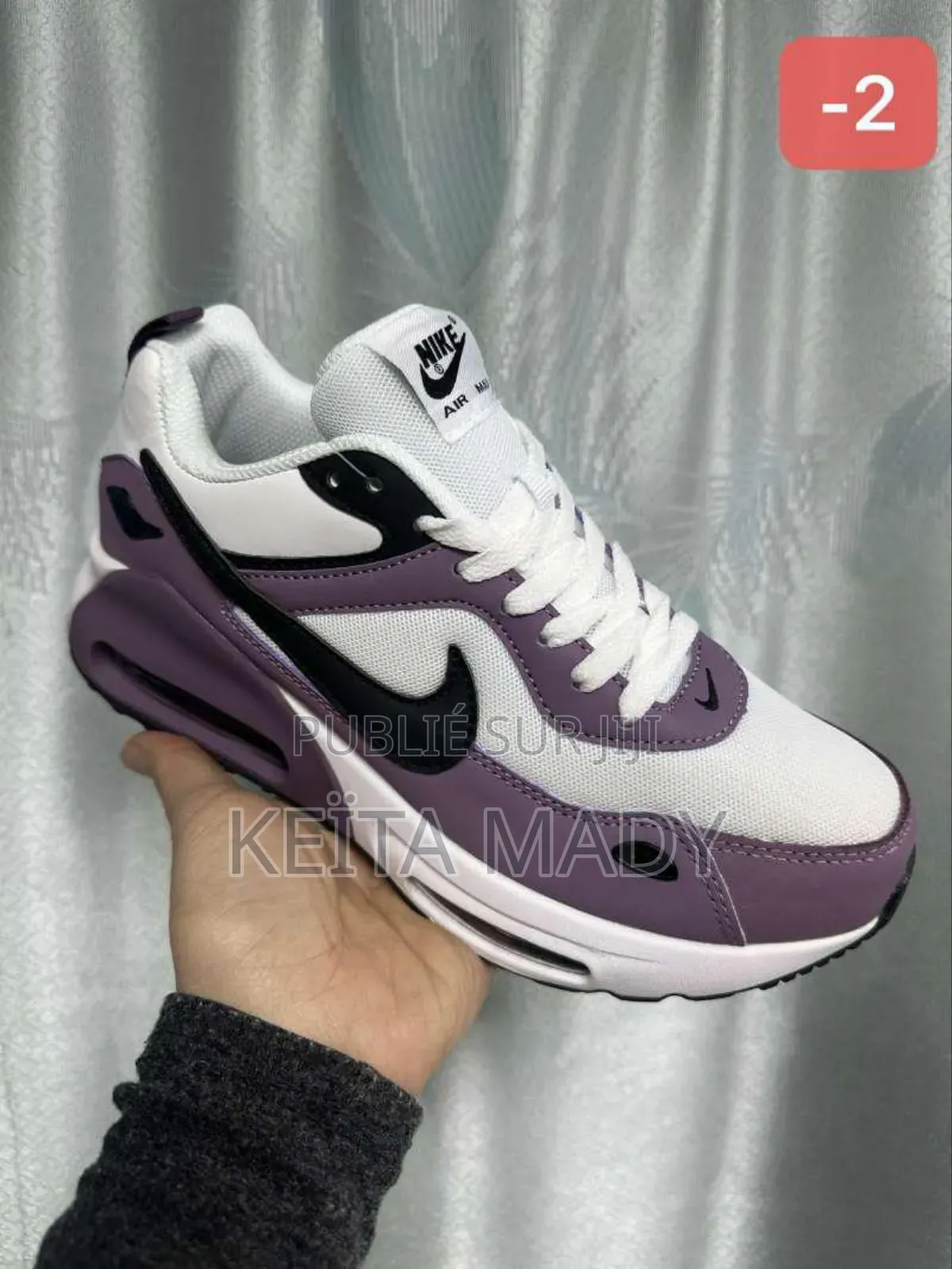 Des Chaussures Fermées