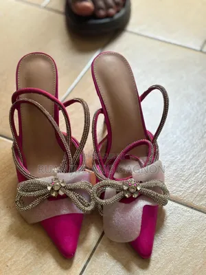 Chaussures À Talons Hauts