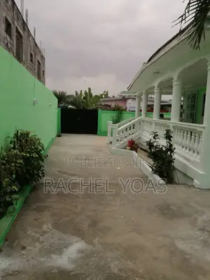 3chbre Maison dans Villa, Lumumba à Louer