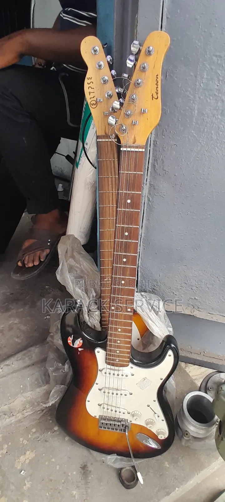 Guitare Solo Gauche Et Droite