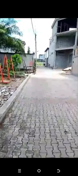 Parcelle Avec Maison À Vendre 400m2 Document Complet Quartier Kintélé