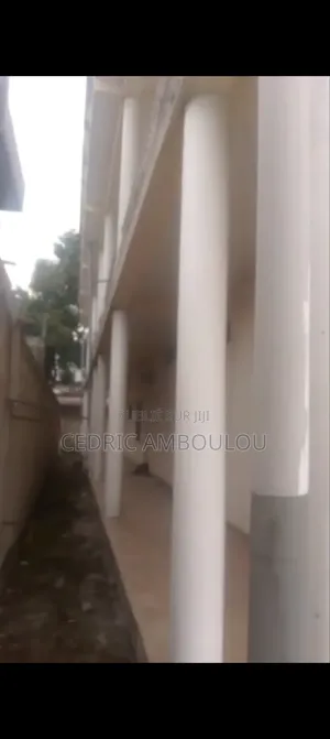 8chbre Maison dans Brazzaville, Moungali à Vendre