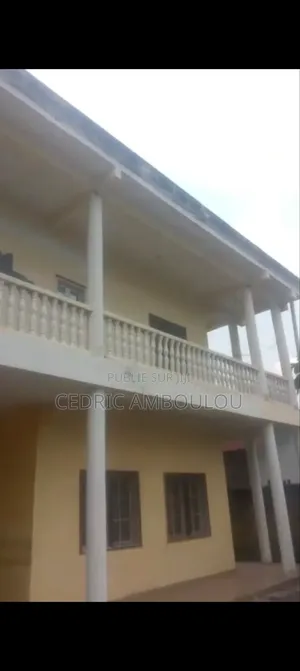 8chbre Maison dans Brazzaville, Moungali à Vendre