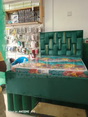 Lit Garni Capitonné