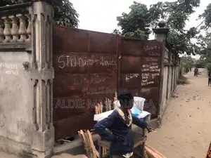 Une Parcelle À Vendre