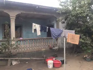 Une Parcelle À Vendre