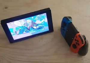 Nintendo Switch (55+ Jeux Installés - Non Craquée) + 256 Go