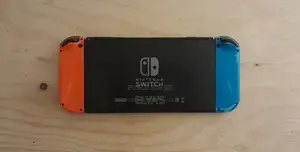 Nintendo Switch (55+ Jeux Installés - Non Craquée) + 256 Go