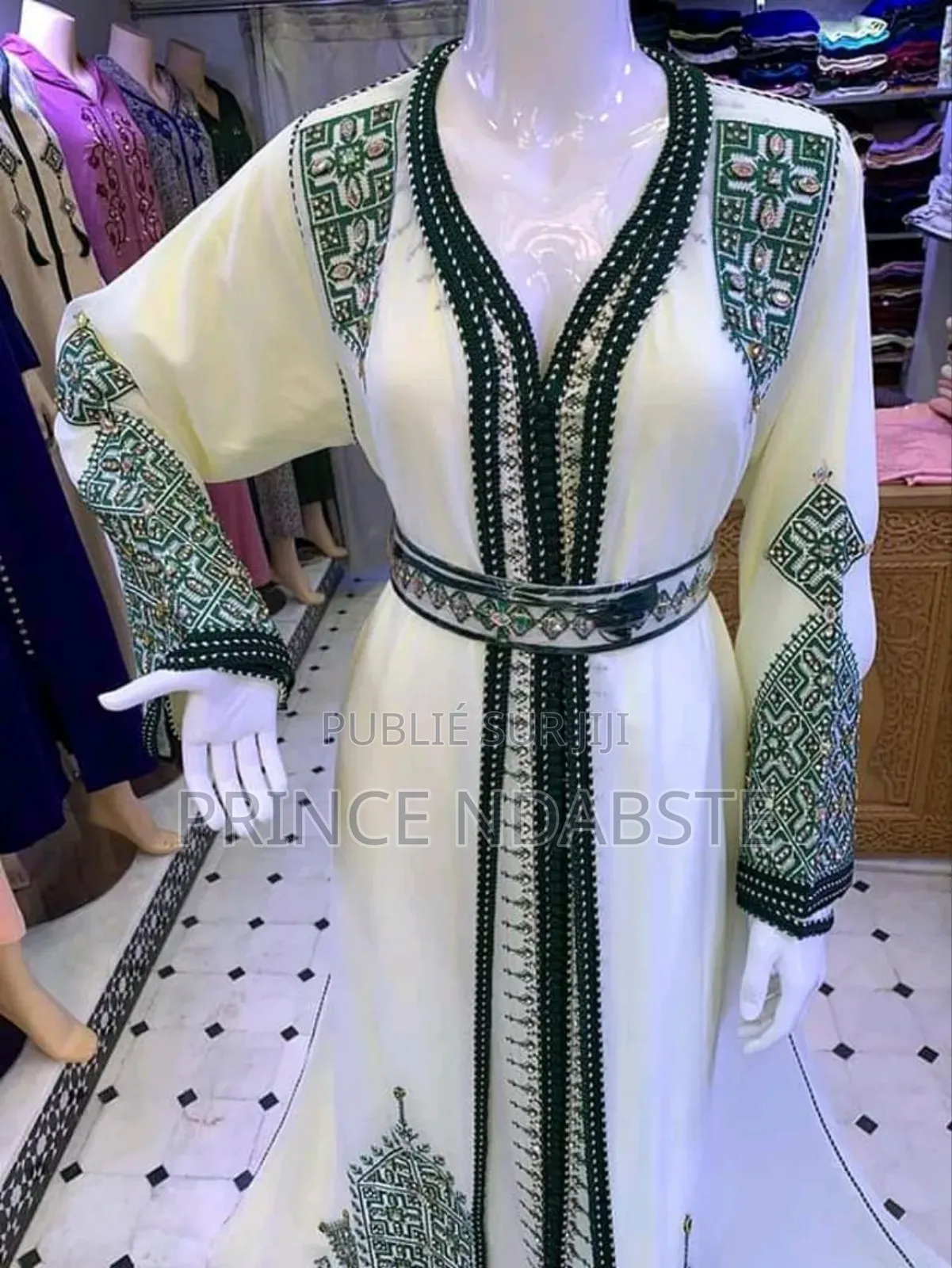 Vêtements Hommes Et Femmes