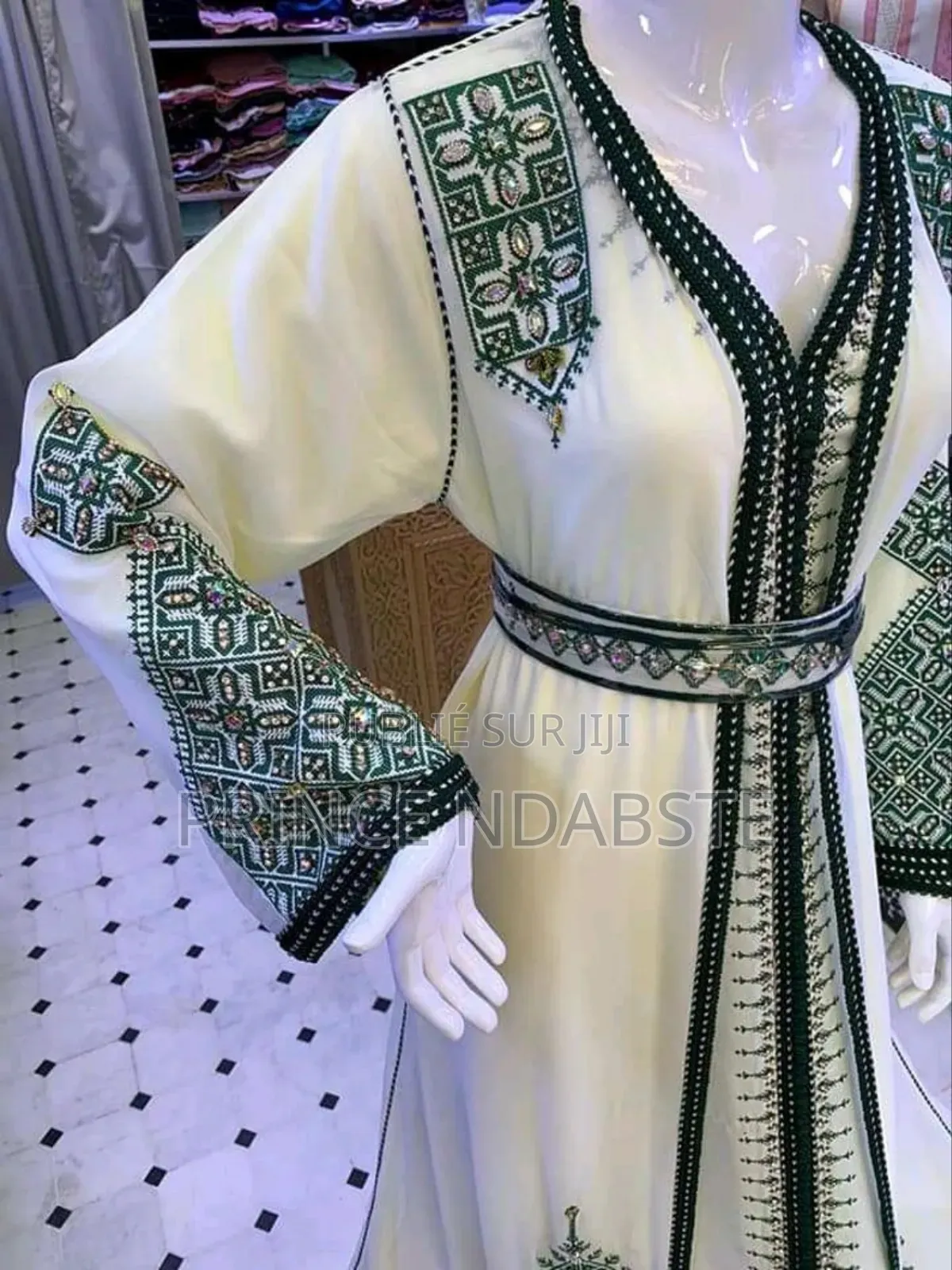 Vêtements Hommes Et Femmes