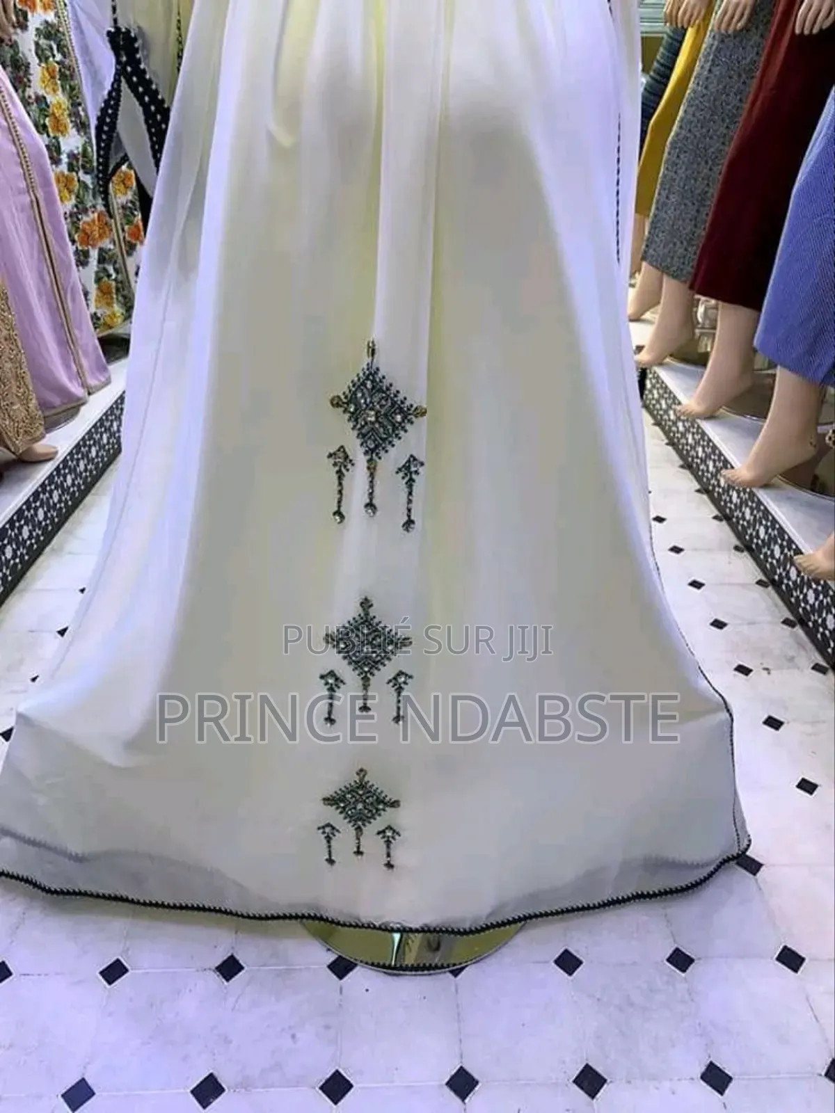 Vêtements Hommes Et Femmes