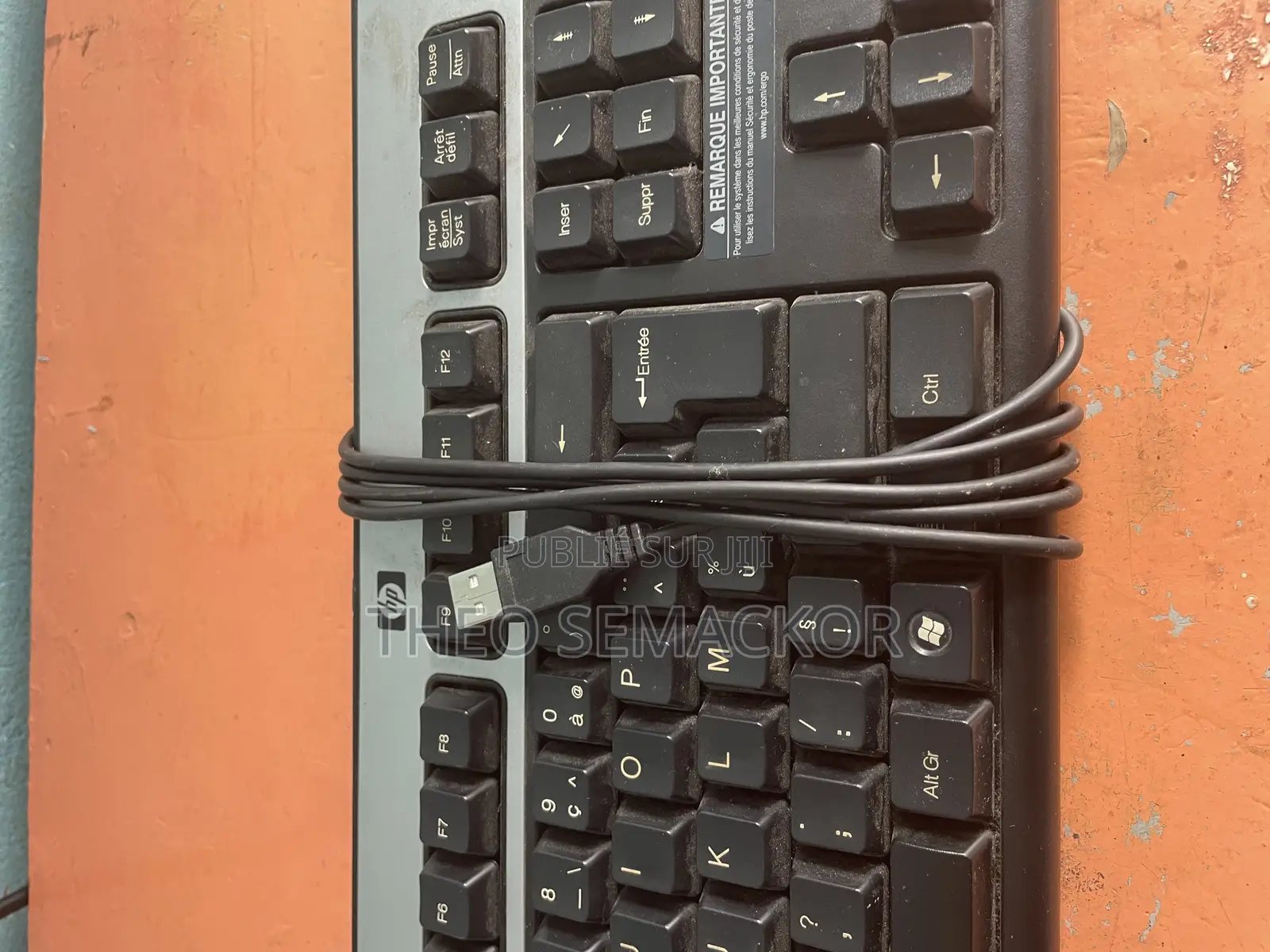 Ordinateur de bureau HP ProDesk 400 2GB Intel Pentium SSD 500GB