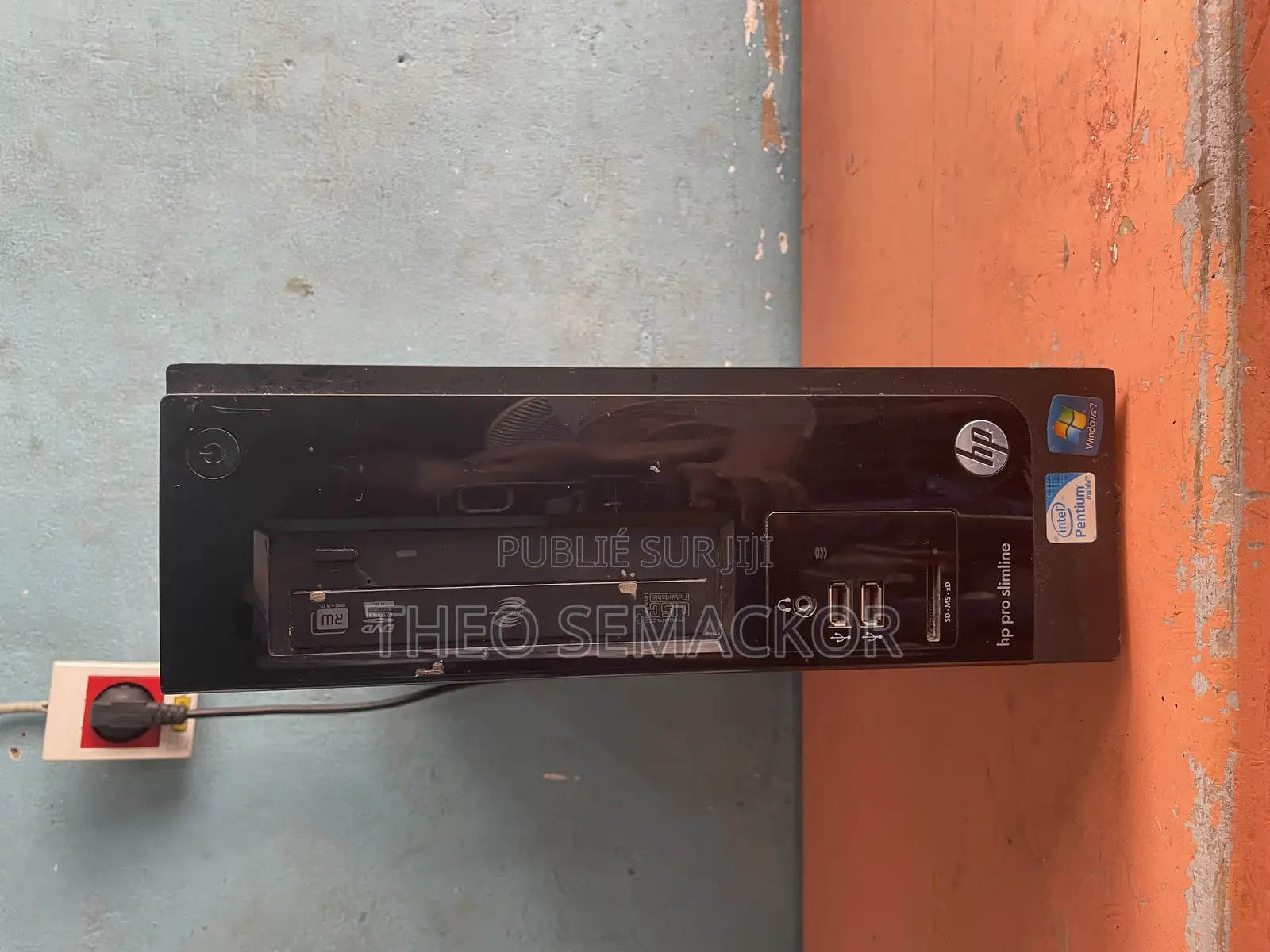 Ordinateur de bureau HP ProDesk 400 2GB Intel Pentium SSD 500GB