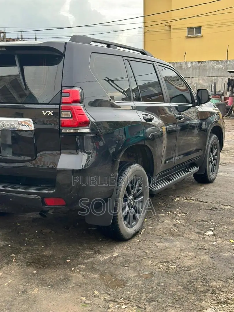 Toyota Land Cruiser 2021 Noir