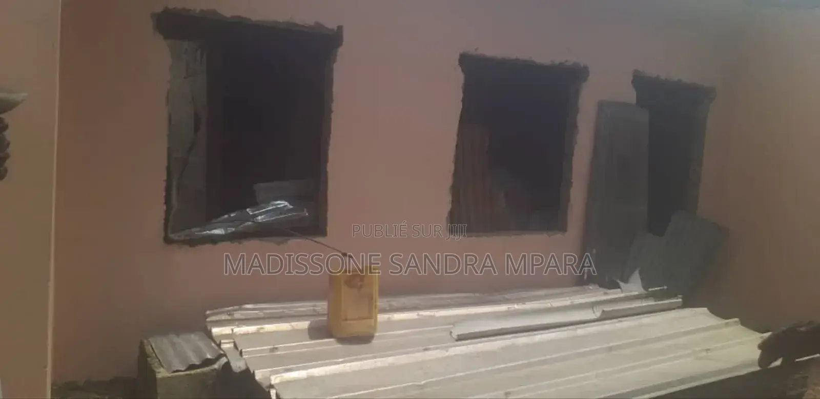 2chbre Maison dans Démi Parcelle À, Mfilou-Ngamaba à Vendre