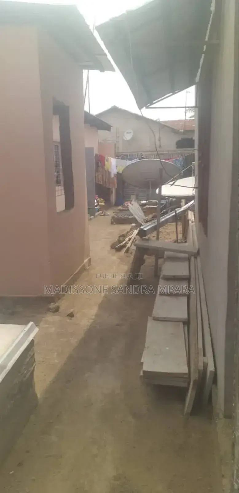 2chbre Maison dans Démi Parcelle À, Mfilou-Ngamaba à Vendre