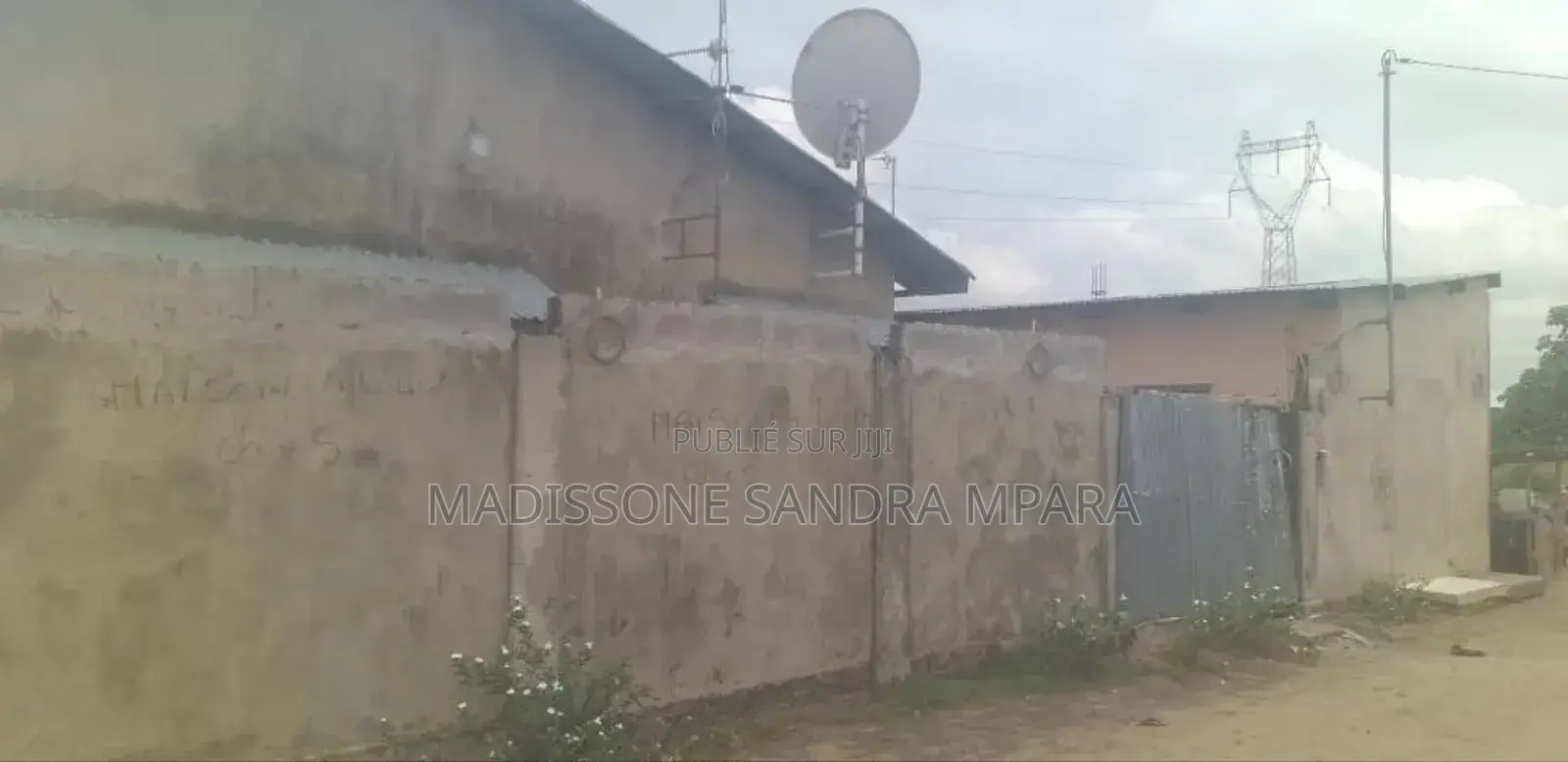 2chbre Maison dans Démi Parcelle À, Mfilou-Ngamaba à Vendre