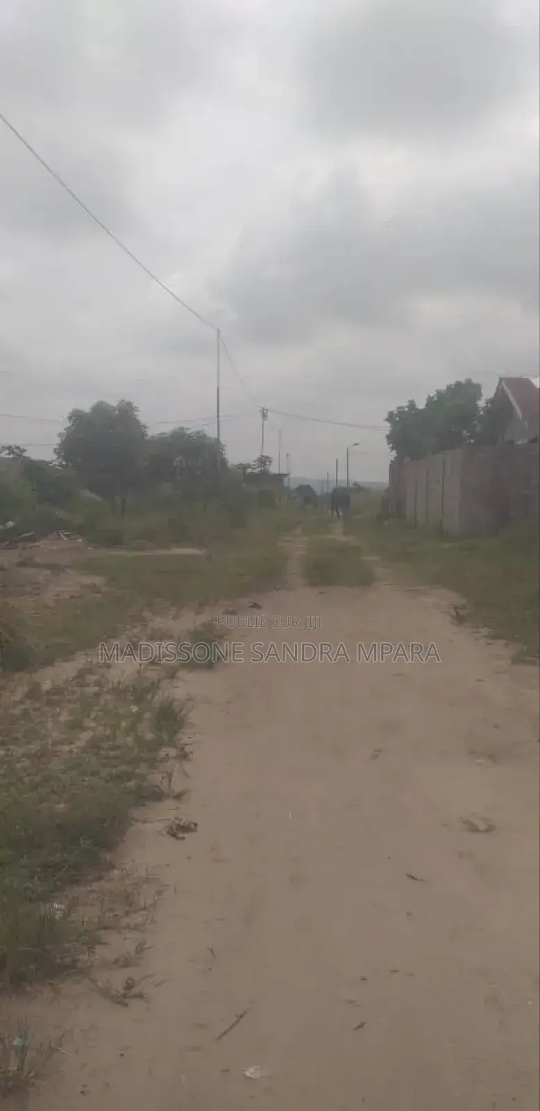 2chbre Maison dans Démi Parcelle À, Mfilou-Ngamaba à Vendre