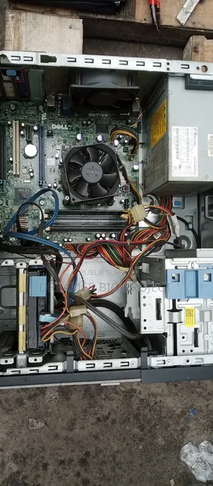 Ordinateur de bureau Dell OptiPlex 7010 8GB Intel Core 7 HDD 160GB