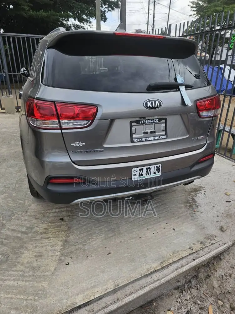 Kia Sorento 4dr SUV 2016 Gris