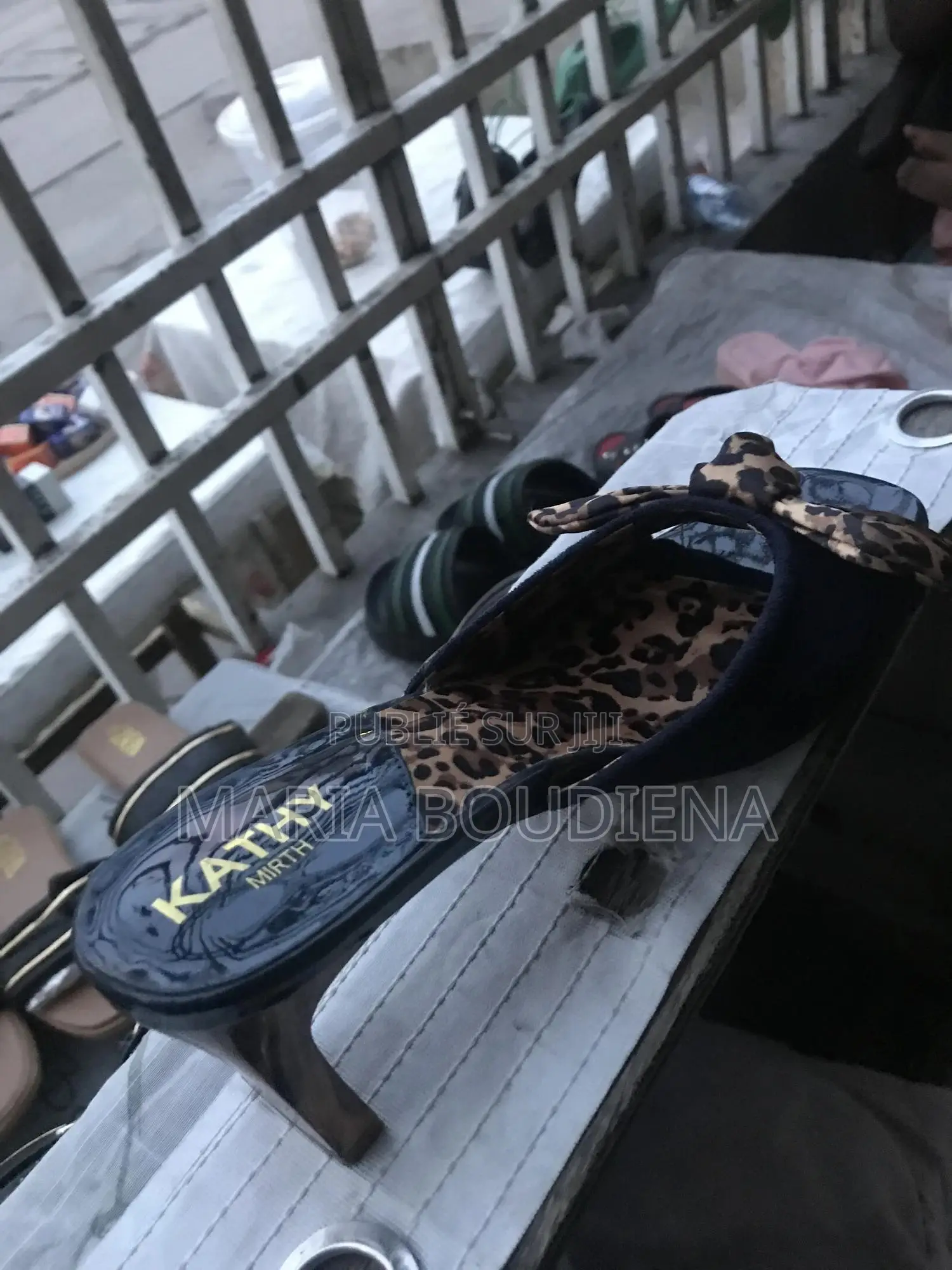 Sandales , Talons Très Élégants Et Chic