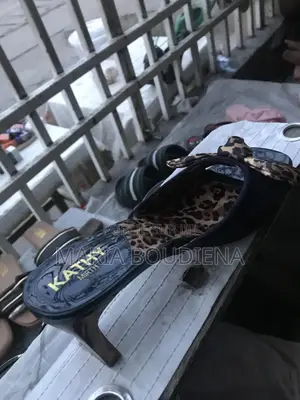 Sandales , Talons Très Élégants Et Chic