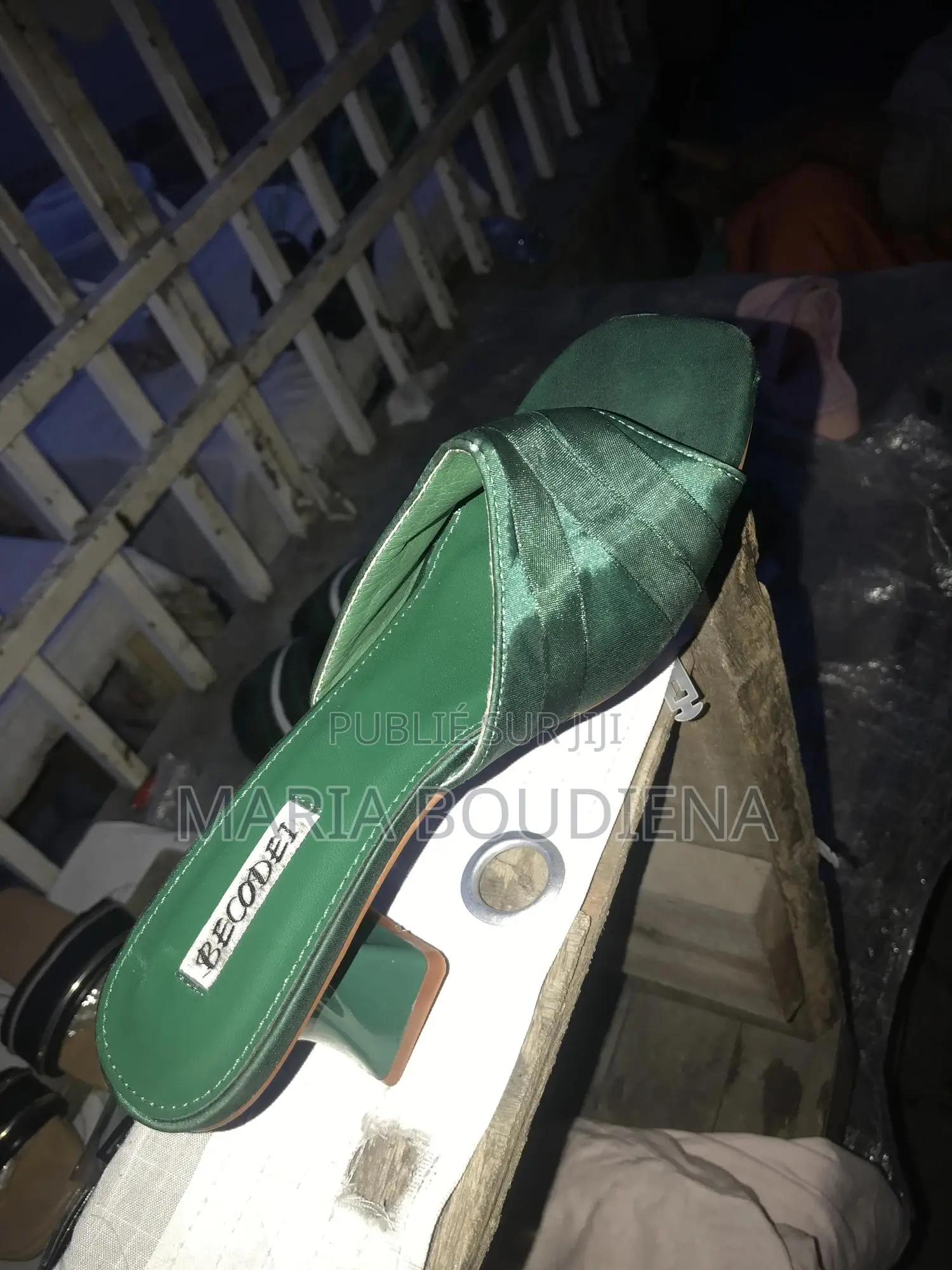 Sandales , Talons Très Élégants Et Chic