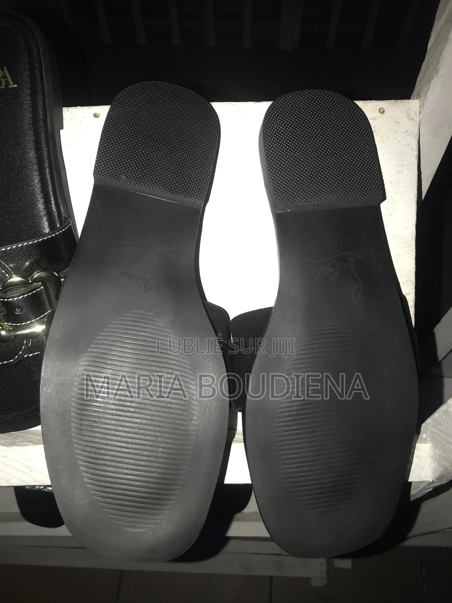 Sandales , Talons Très Élégants Et Chic