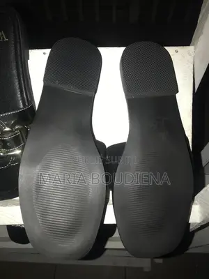 Sandales , Talons Très Élégants Et Chic