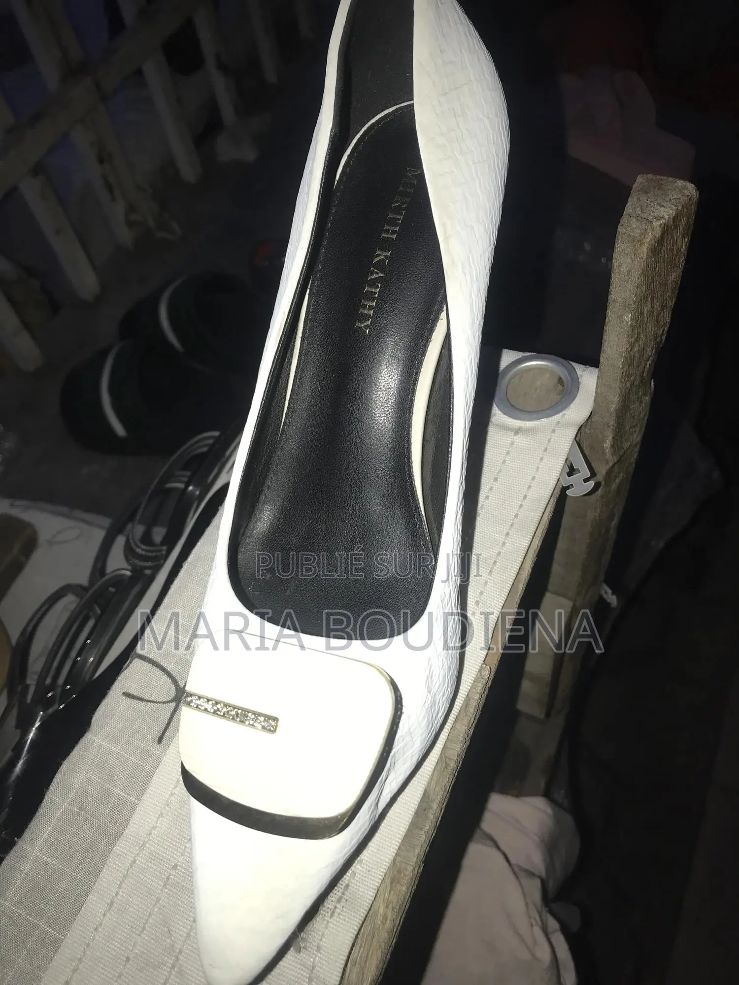 Sandales , Talons Très Élégants Et Chic