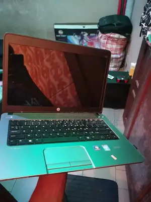 Nouveau Ordinateur portable HP ProBook 440 8GB Intel Core i5 SSD 500GB