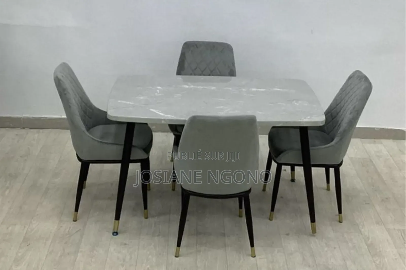 Table À Manger 4 Chaises