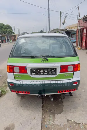 Nouveau Toyota Corolla LE 2026 Vert