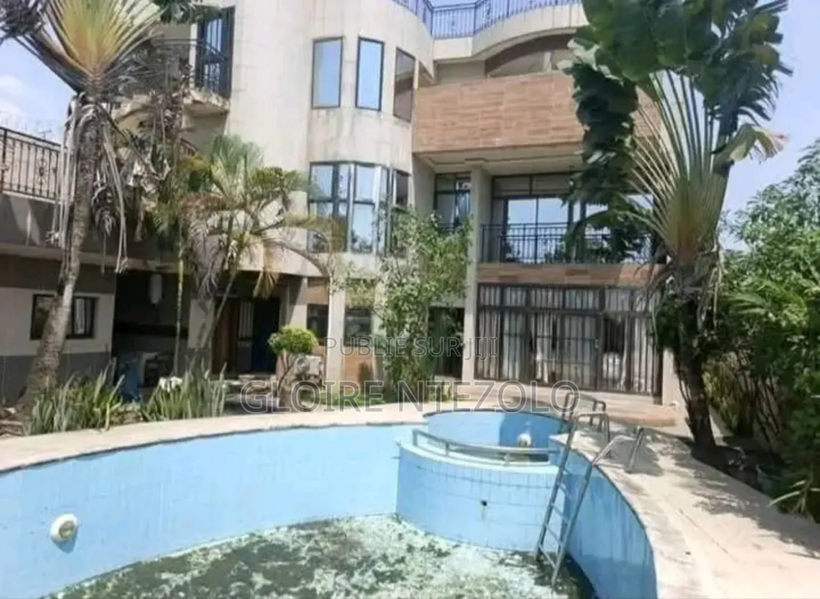 8chbre Villa dans Madibou à Vendre