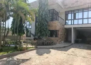 8chbre Villa dans Madibou à Vendre