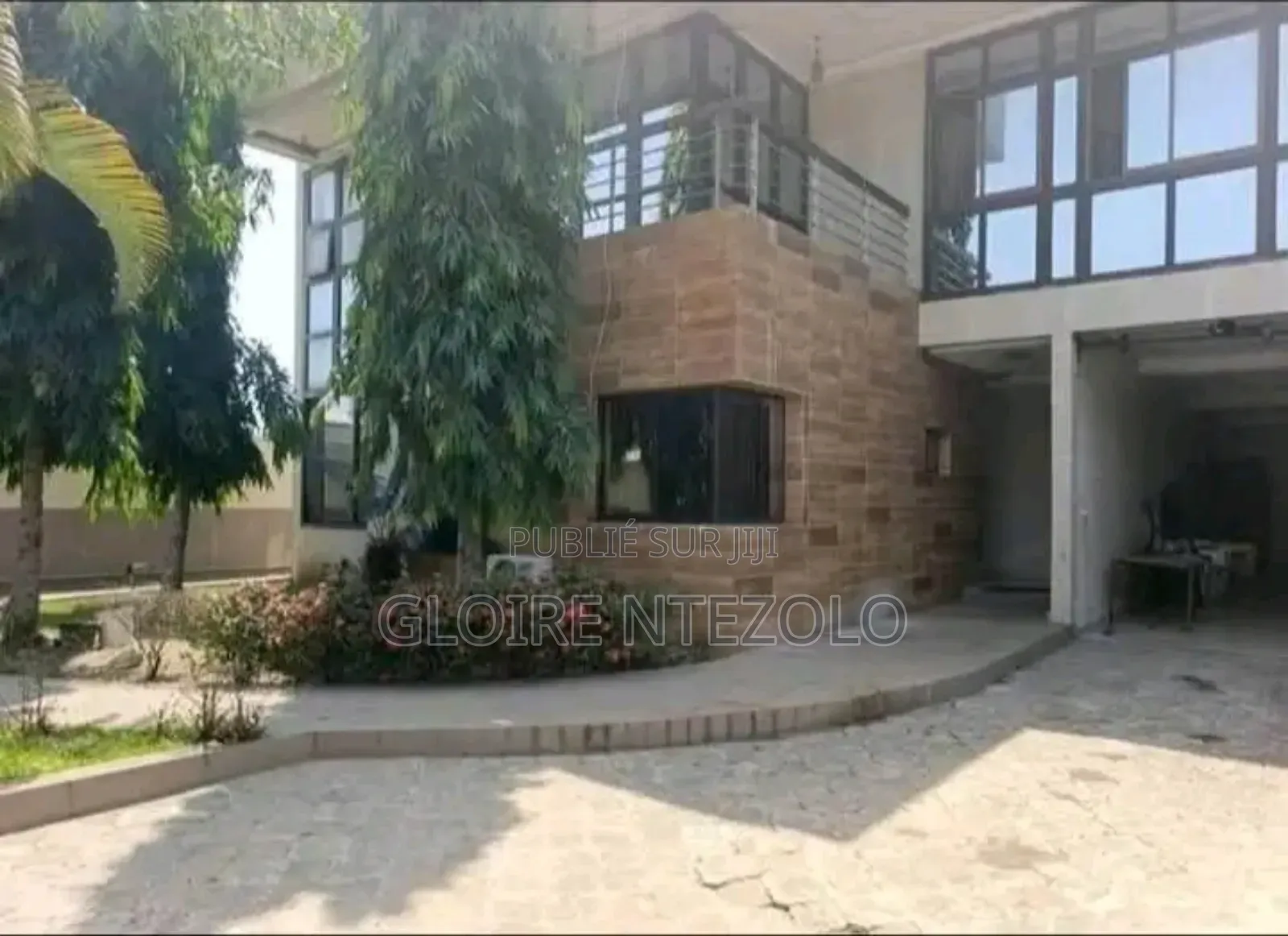 8chbre Villa dans Madibou à Vendre