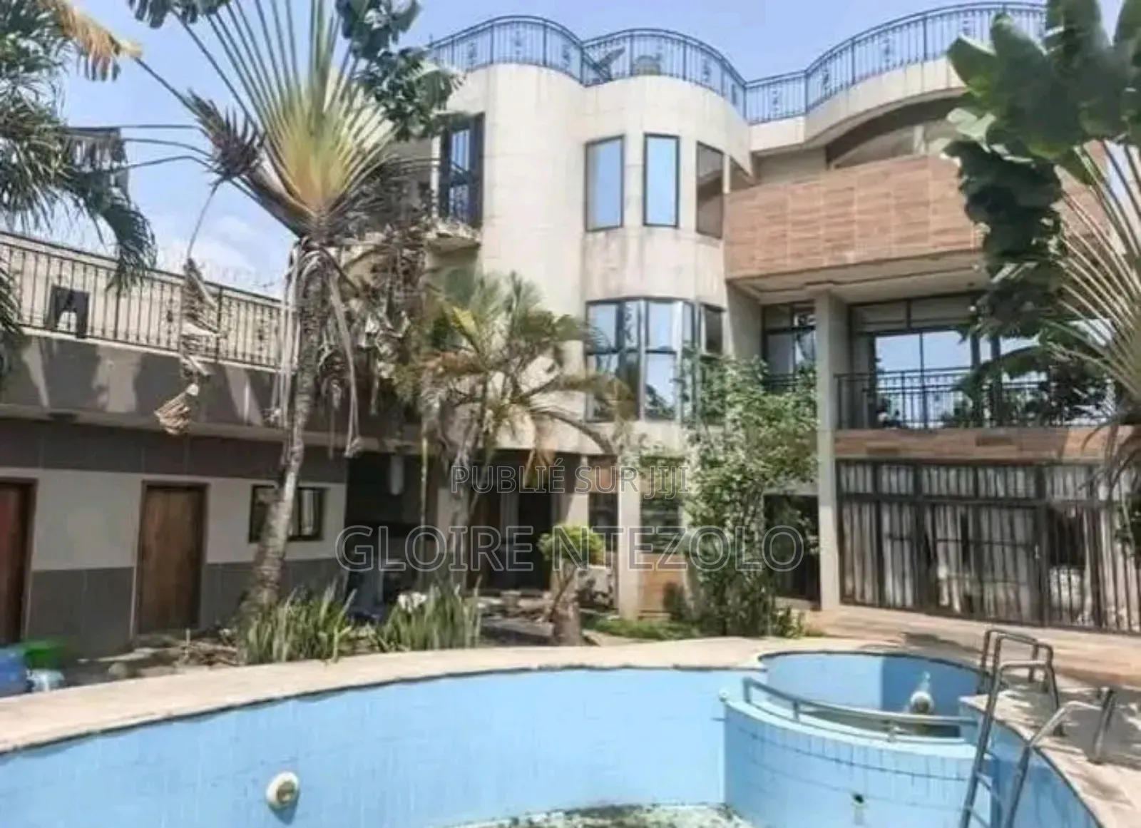 8chbre Villa dans Madibou à Vendre