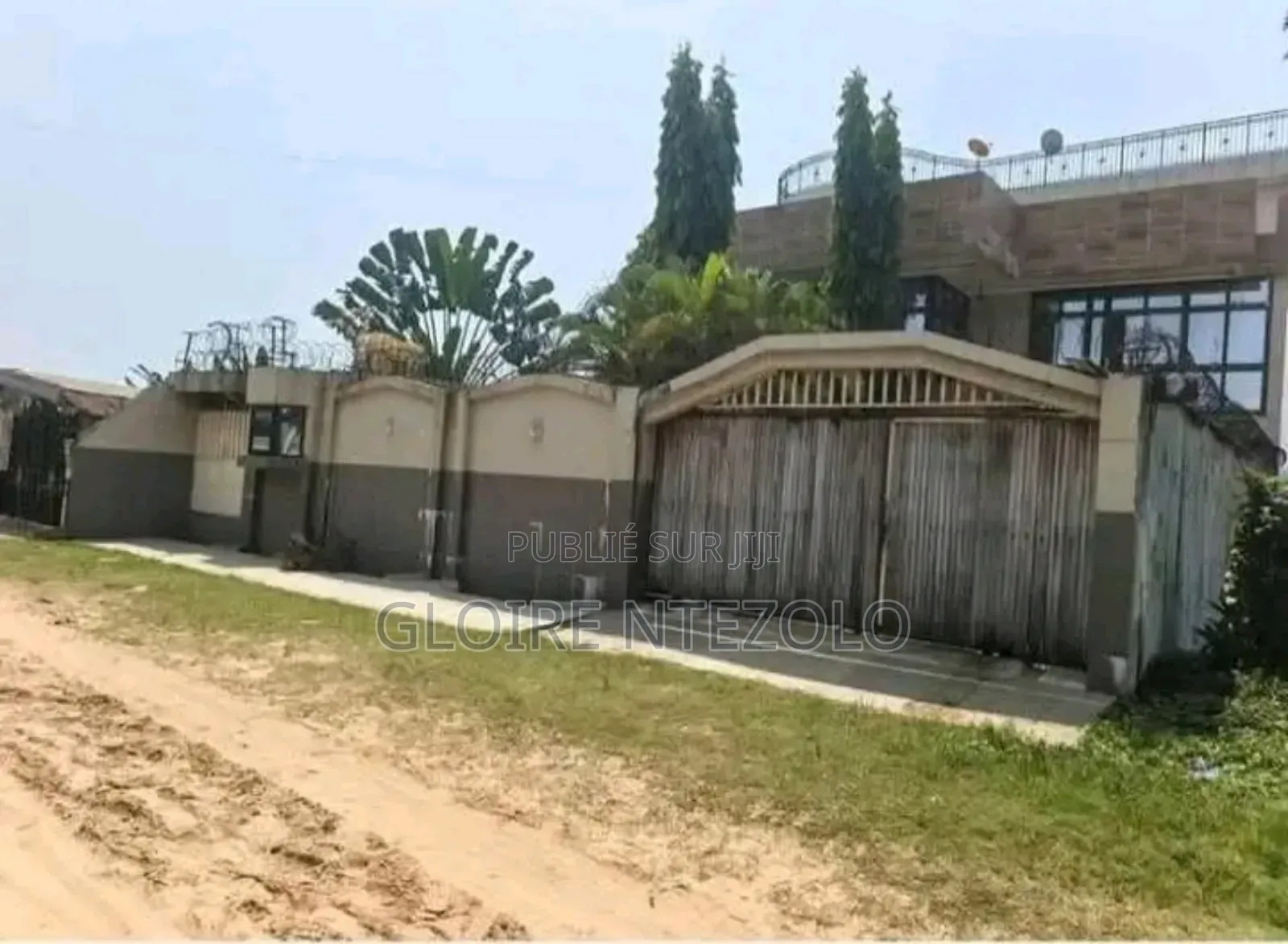 8chbre Villa dans Madibou à Vendre