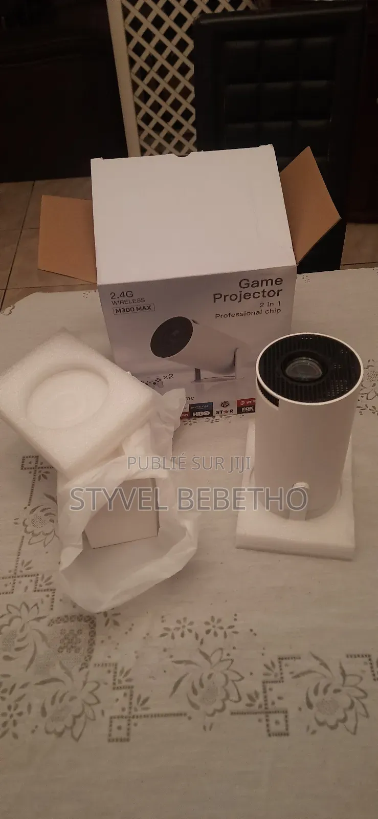 Mini Vidéoprojecteur Android M300 Max 2-en-1 Avec Jeux Et Wifi