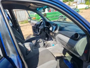 Nouveau Toyota RAV4 2024 Bleu