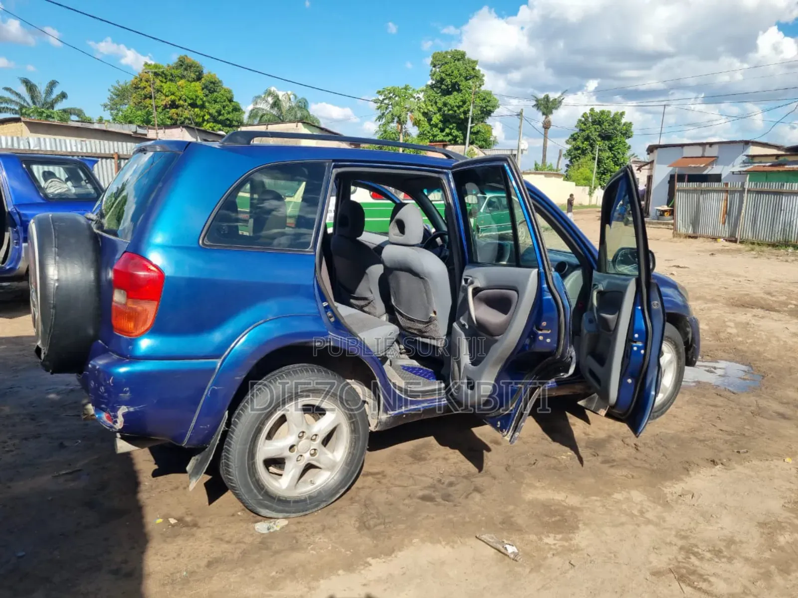 Nouveau Toyota RAV4 2024 Bleu