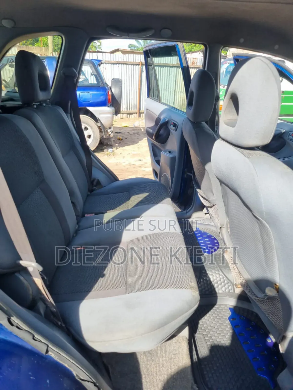 Nouveau Toyota RAV4 2024 Bleu