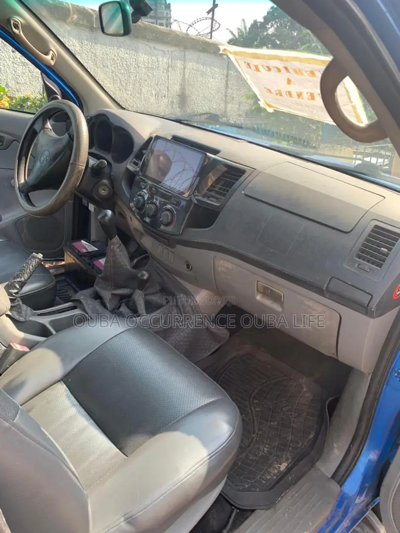 Toyota Hilux 2012 Bleu
