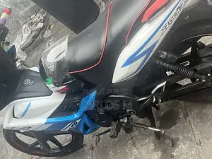 TVS Rockz 125 2023 Bleu