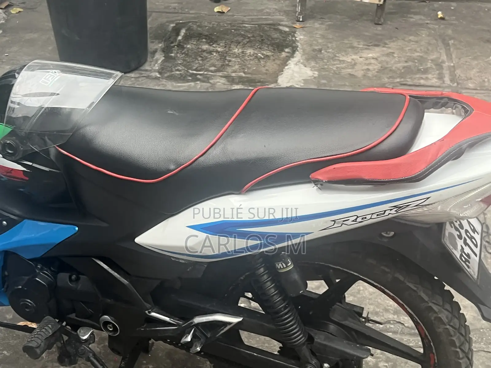 TVS Rockz 125 2023 Bleu