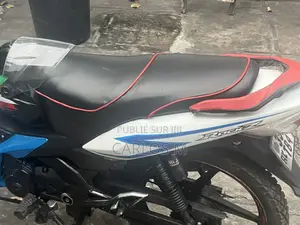 TVS Rockz 125 2023 Bleu