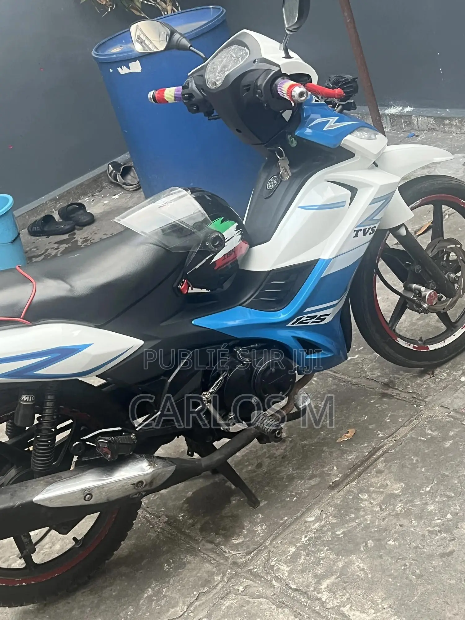 TVS Rockz 125 2023 Bleu