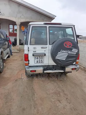 Toyota Land Cruiser 2012 Blanc
