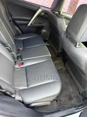 Toyota RAV4 SE FWD (2.5L 4cyl 6A) 2017 Blanc